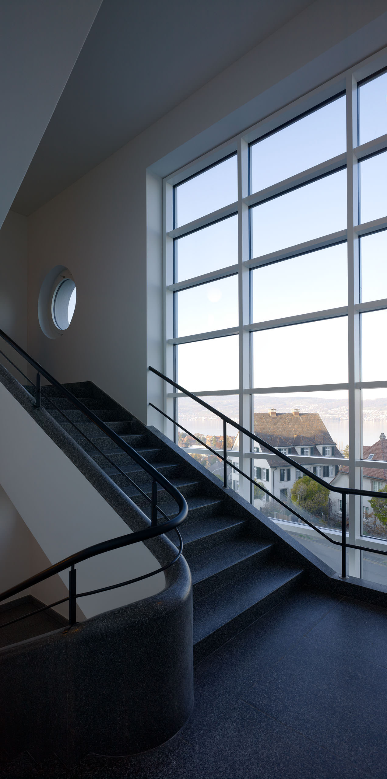 E11352 Alpa 030444p j2560